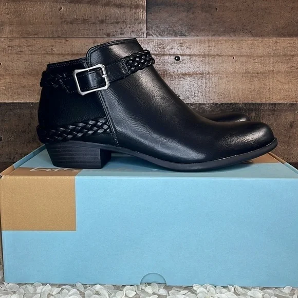 LifeStride Women's Adriana Ankle Black Bootie Boot Women’s Size 8.5 Wide - Picture 1 of 11